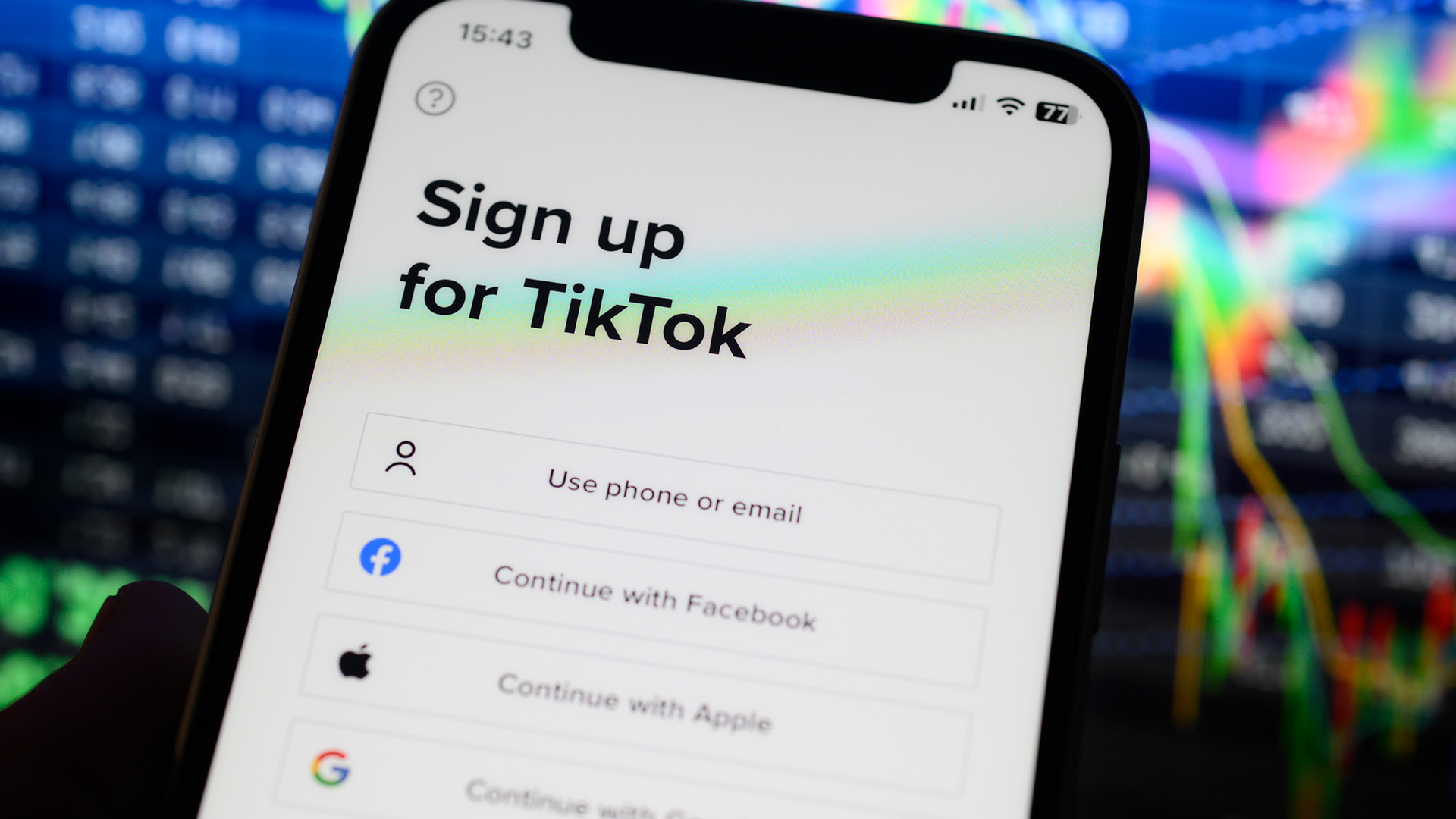 TikTok porte plainte pour défendre la liberté d’expression face à une interdiction nationale.